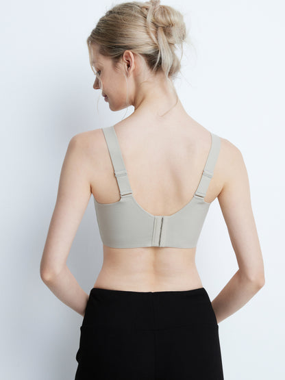 胸を小さく見せるブラ