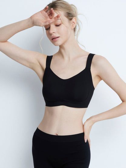 胸を小さく見せるブラ