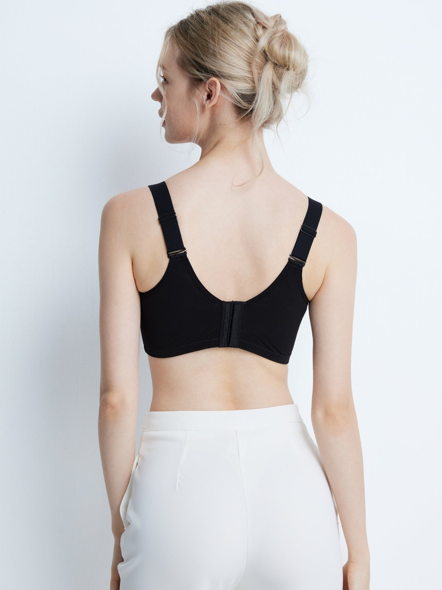 胸を小さく見せるブラ 小さく見せる ブラ