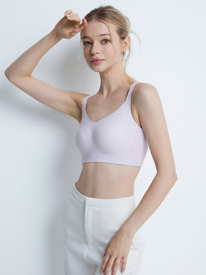 胸を小さく見せるブラ