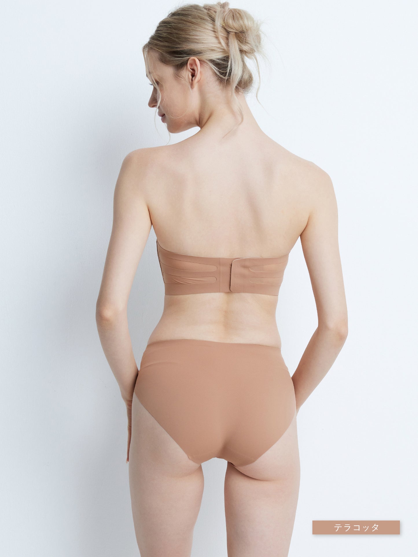 Softcute ストラップレスブラ